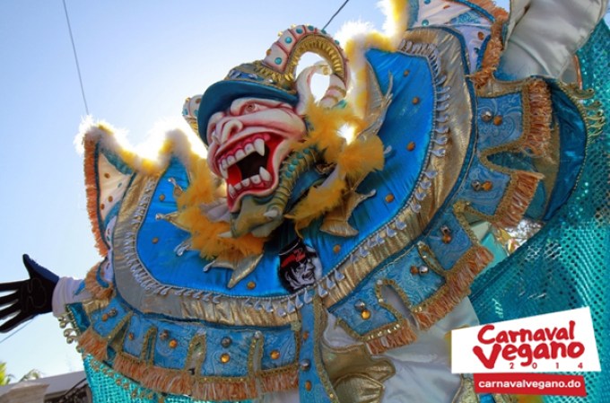 Imágenes del Carnaval Vegano 2014 desde la Vega, República Dominicana.