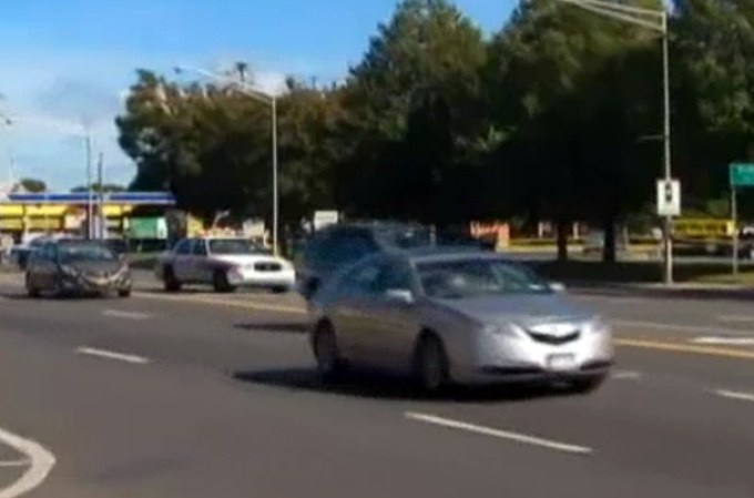 Un aparatoso accidente vehicular deja muertos a una joven y a un niño en Long Island.