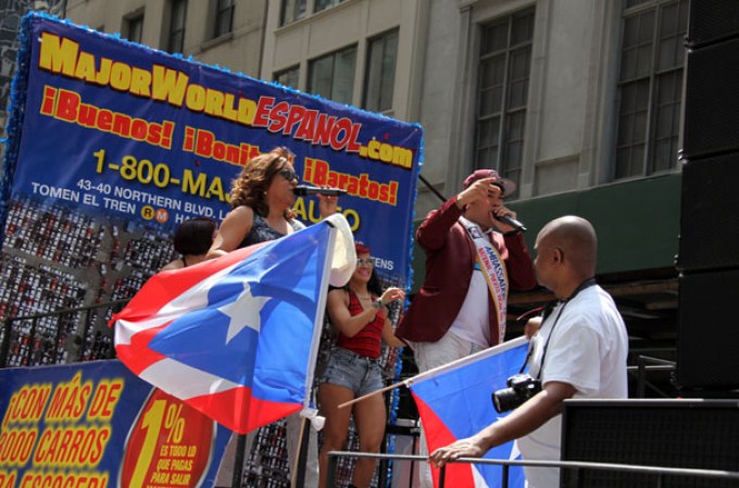 Miles de boricuas acapararon las calles de la Quinta Avenida de Nueva York, donde celebraron unidos y por todo lo alto el orgullo puertorriqueño.