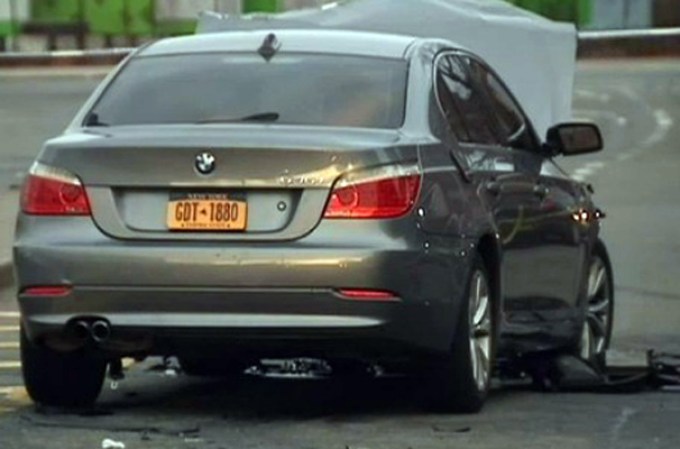 La policía dijo que en el lugar donde ocurrió el accidente hay un letrero de pare, pero no se sabe quién violó la señal.