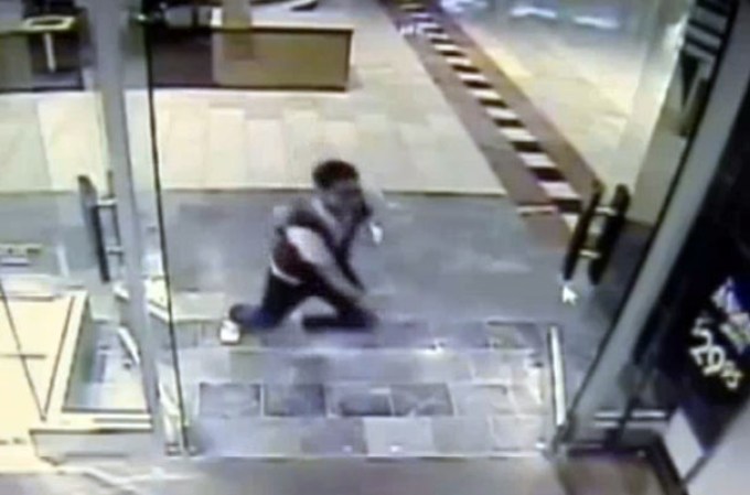 Las autoridades revelan nuevas imágenes del pistolero, Richard Shoop, que atemorizó al centro comercial “Garden State Plaza”, en Nueva Jersey.