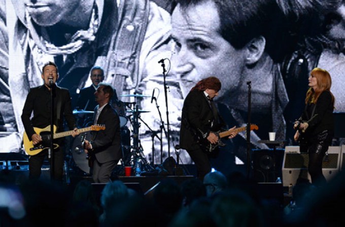 Recuento en imágenes de la Ceremonia de Inducción del Salón de la Fama del Rock, celebrada en el Barclays Center de Brooklyn, Nueva York.