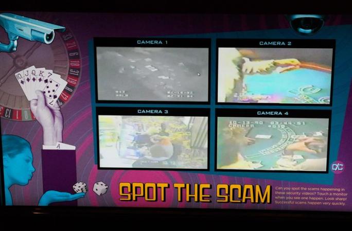 En esta muestra se enseña, por medio de videos y otros recursos, cómo los casinos identifican y arrestan a quienes hacen trampa.