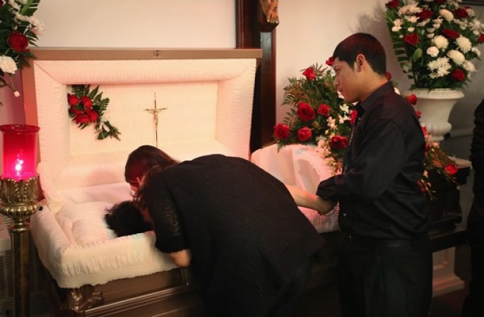 El sitio web de la Policía de Chicago indica que hubo 392 asesinatos hasta el 21 de diciembre de 2014. En 2013, se registraron 408 para el 21 de diciembre.