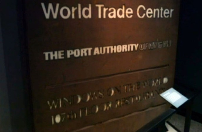 Presentan el museo de la Memoria, que rinde tributo a las víctimas de los atentados del 11 de septiembre de 2001. El mismo está ubicado en el sótano de lo que fuera el World Trade Center 1, en Nueva York.