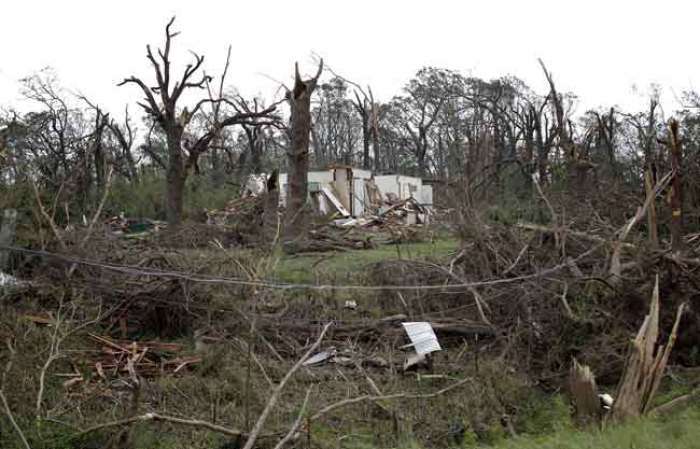 El estado de Oklahoma está de luto tras el paso de un descomunal sistema de tornados que ha costado decenas de vidas.