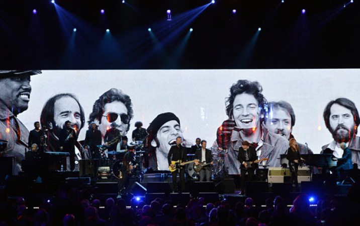 Recuento en imágenes de la Ceremonia de Inducción del Salón de la Fama del Rock, celebrada en el Barclays Center de Brooklyn, Nueva York.