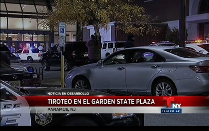 John Molinello, fiscal del Condado Bergen, dijo que el cadáver de Richard Shoop, de 20 años y de Teaneck, fue encontrado en la zona trasera del centro comercial a primeras horas del martes.