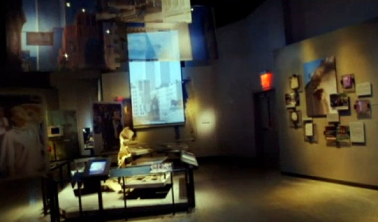 Presentan el museo de la Memoria, que rinde tributo a las víctimas de los atentados del 11 de septiembre de 2001. El mismo está ubicado en el sótano de lo que fuera el World Trade Center 1, en Nueva York.