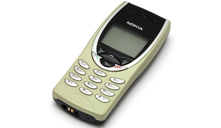 Para el año 2000 el llamado “indestructible” Nokia 8210 superó los $120 millones en ventas.
