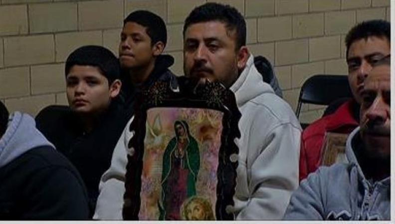 DES PLAINES, Illinois. Miles de fieles acuden cada 12 de diciembre al Cerrito del Tepeyac en Des Plaines para venerar a la Virgen de Guadalupe en su día.