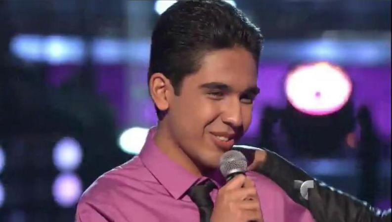 El mexicano Alan interpretó "Sombras nada más" dando muestra de una enorme seguridad.