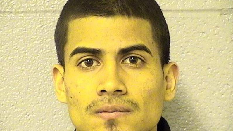 Eduardo Rodriguez, 21años<br /><br />625 ILCS 5 4-103(a)(1) [571010<br />RECD/POSS/SELL STOLEN VEH/1ST<br /><br /><br /><br /><br />Las imágenes en esta galería son proporcionadas por autoridades policiales. Las personas arrestadas enfrentan meras acusaciones y son consideradas inocentes al menos que en una corte se compruebe lo contrario.