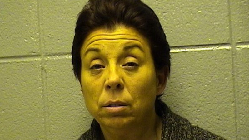 Laurie A. Garcia, 50 años<br /><br />720 ILCS 5 26-1(a)(1) [1255000<br />DISORDERLY CONDUCT<br /><br /><br /><br />Las imágenes en esta galería son proporcionadas por autoridades policiales. Las personas arrestadas enfrentan meras acusaciones y son consideradas inocentes al menos que en una corte se compruebe lo contrario.