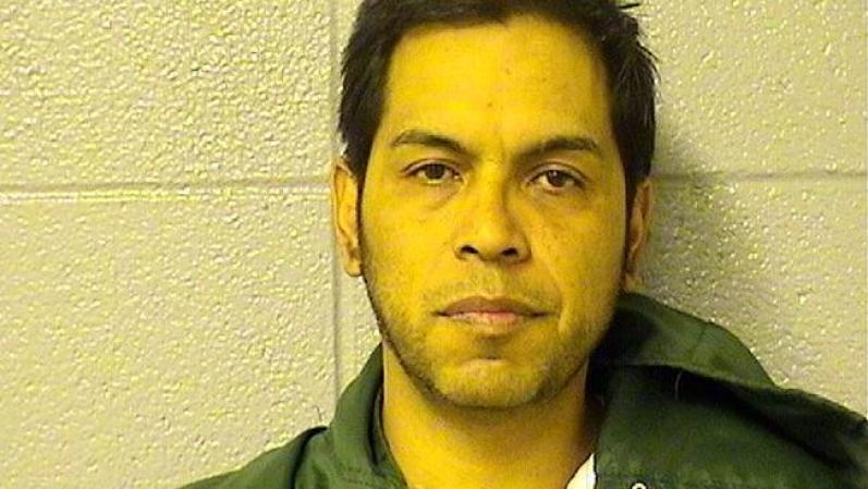 Carlos Garcia, 41 años<br />625 ILCS 5 11-501(a)(2) [14722<br />DRVG UNDER INFLU OF ALCOHOL<br /><br /><br /><br /><br />Las imágenes en esta galería son proporcionadas por autoridades policiales. Las personas arrestadas enfrentan meras acusaciones y son consideradas inocentes al menos que en una corte se compruebe lo contrario.