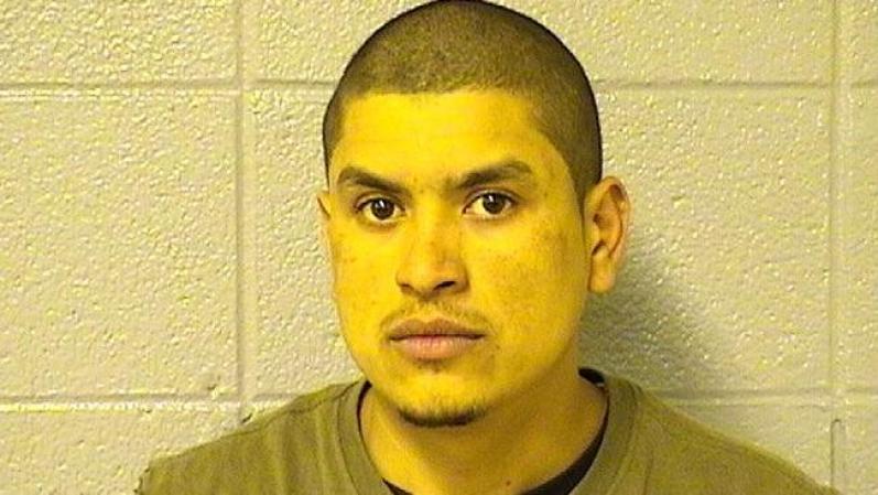 Rafael Gonzalez, 25 años<br /><br />625 ILCS 5 11-501(a)(2) [14722<br />DRVG UNDER INFLU OF ALCOHOL<br /><br /><br /><br />Las imágenes en esta galería son proporcionadas por autoridades policiales. Las personas arrestadas enfrentan meras acusaciones y son consideradas inocentes al menos que en una corte se compruebe lo contrario.