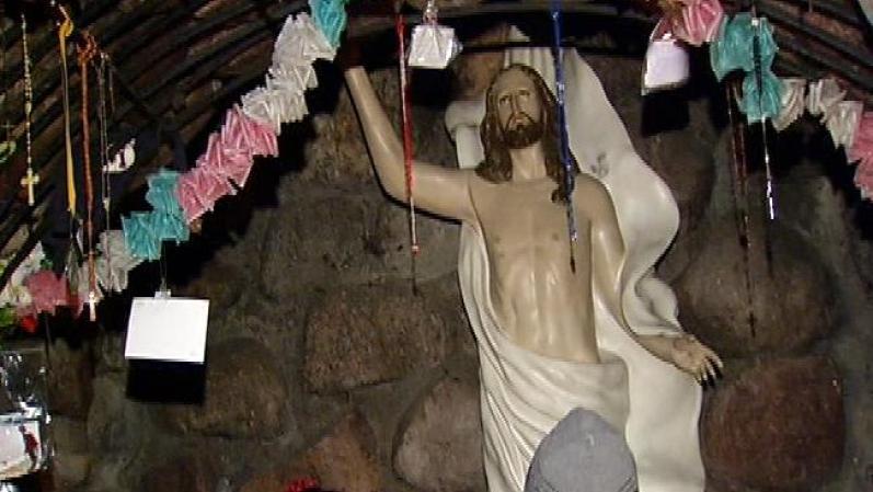 Residentes de Chicago y de sus alrededores, rinden homenaje a la Virgen de Guadalupe, desde el Cerrito del Tepeyac, en Des Plaines, IL.