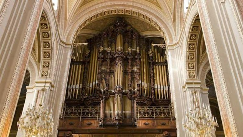 Este magnífico órgano está en la catedral de Morelia.