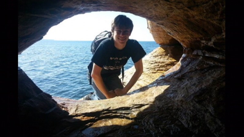 Austin Hudson-LaPore, estudiante de tercer año, fue visto por última vez a las 8:30 pm en su apartamento ubicado en el 5300 de South Kimbark Avenue.