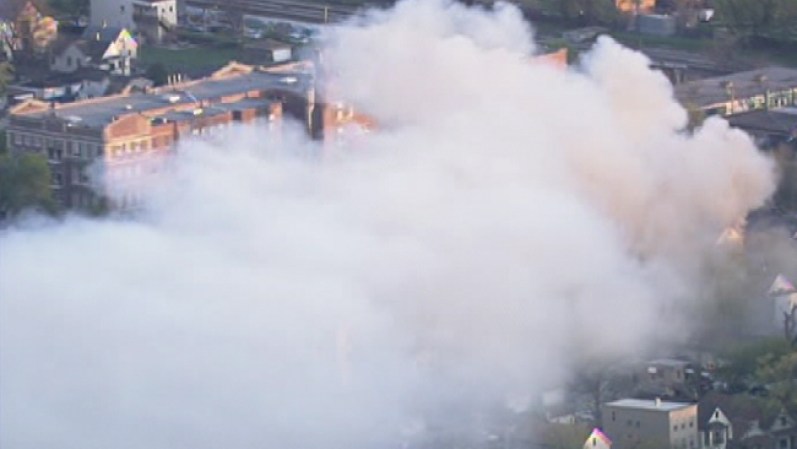 El fuego se desató en una casa ubicada en la cuadra 1700 de North Kimball Avenue, en el vecindario del oeste de la ciudad.