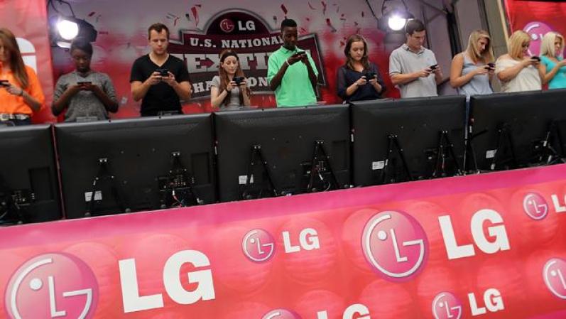 En el concurso se enfrentaron diez finalistas de 13 años de edad o más, en una prueba para ver quién tecleaba textos de manera más rápida y precisa.