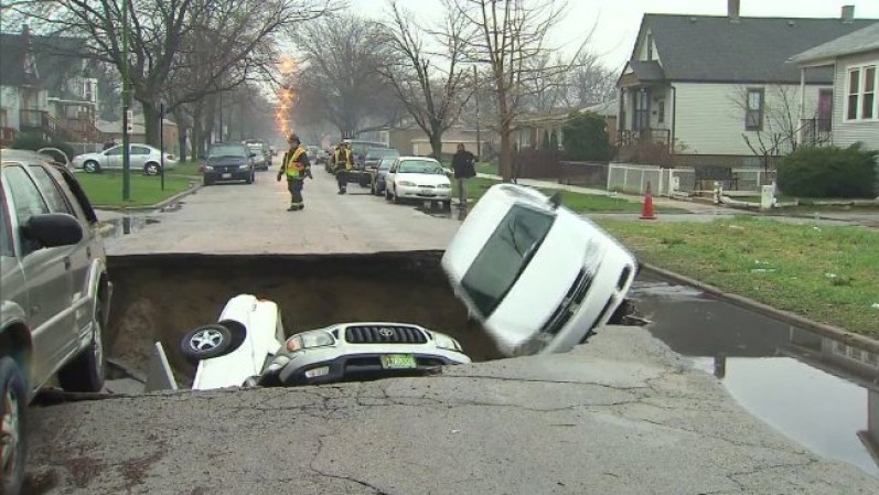 ABRIL 18 - Una poderosa tormenta azotó el área de Chicago y sus alrededores generando profundas inundaciones y otros daños.