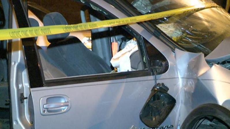 La policía dijo que el conductor intentó huir después del tiroteo, pero chocó con un autobús de la CTA.