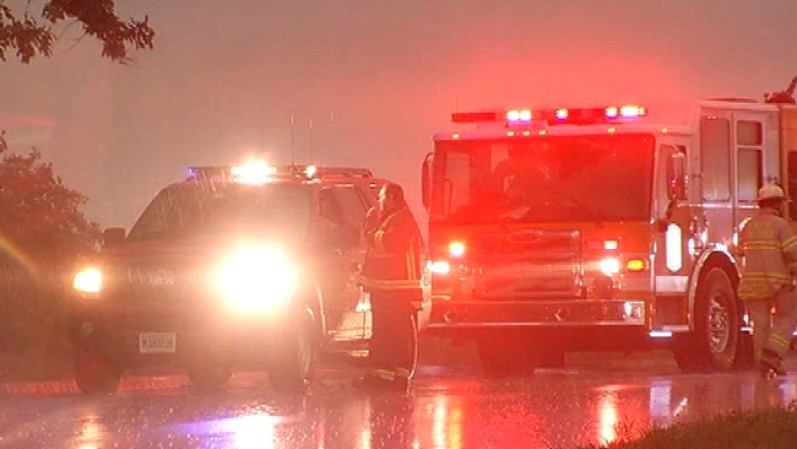 La familia se comunicó al 911 tras escuchar lo que describieron como el sonido de una gran grieta, dijo el jefe de bomberos, Carl Churulo.