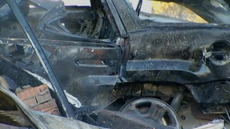 El conductor del vehículo fue hallado en un estanque cercano.