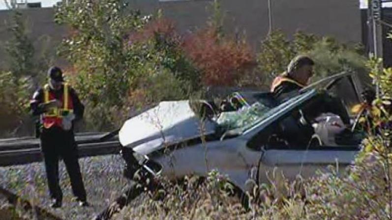 Los testigos dijeron que la camioneta fue impactada al instante.