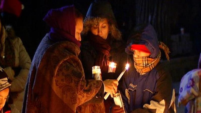 Residentes de Chicago y de sus alrededores, rinden homenaje a la Virgen de Guadalupe, desde el Cerrito del Tepeyac, en Des Plaines, IL.