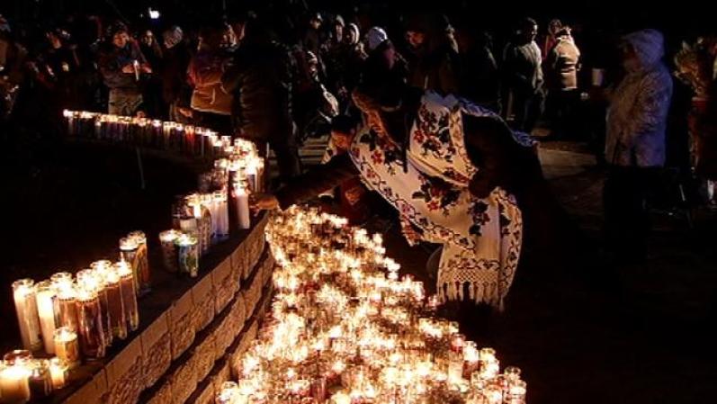 DES PLAINES, Illinois. Emotiva celebración del cumpleaños de la Virgen de Guadalupe en un suburbio cercano a Chicago.
