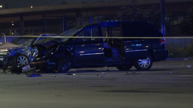 Un conductor que huía de un choque causo otro accidente en el que resultó seriamente herido, así como otras cinco personas.