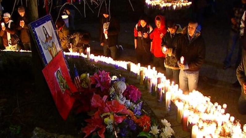 Residentes de Chicago y de sus alrededores, rinden homenaje a la Virgen de Guadalupe, desde el Cerrito del Tepeyac, en Des Plaines, IL.