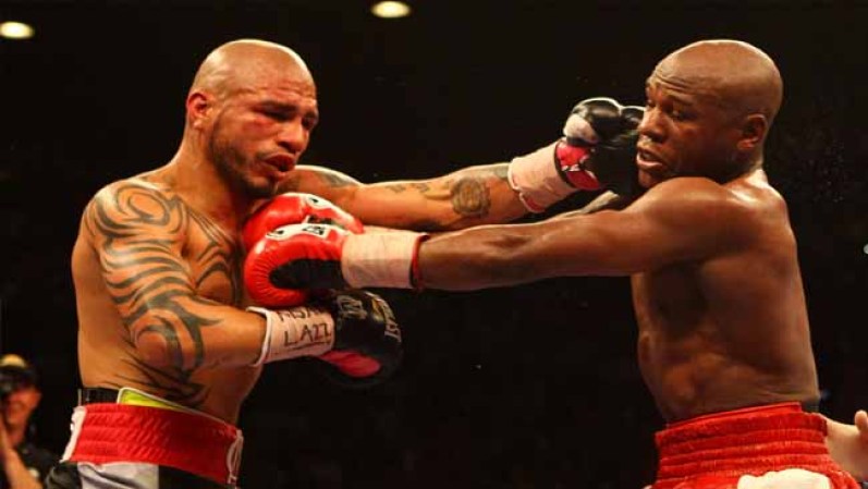 Cotto salió derrotado por Mayweather en un combate por el título del peso welter en el MGM Grand Garden Arena, Las Vegas.
