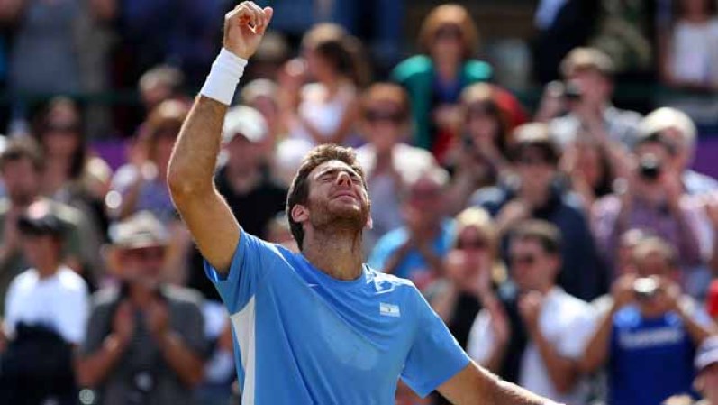 Juan Martin Del Potro celebra su triunfo ante Novak Djokovic, de Serbia, considerado el segundo mejor del mundo.