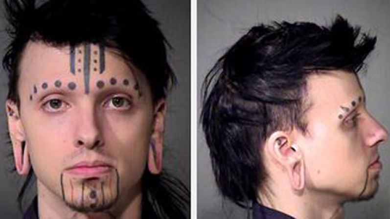 Jonathan Johnson fue arrestado el 10/23/2013 en la región Tucson acusado de:<br /><br />AGGRAVATED ASSAULT-DEADLY WPN/DANG