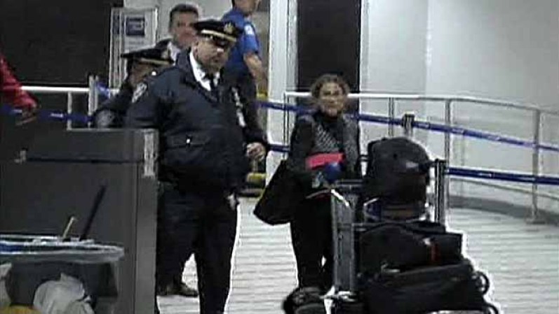 Lori Berenson llega finalmente a Nueva York después de pasar mas de 15 años en una cárcel de alta seguridad en Perú -Diciembre 20, 2011.