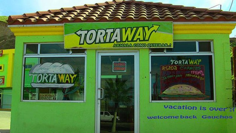 Que “Subway” ni que nada… el mexicano necesita siempre una torta de carnitas para llevar.