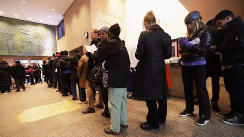 Son extensas las filas para votar en Manhattan, New York.