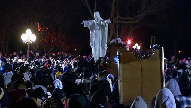 Residentes de Chicago y de sus alrededores, rinden homenaje a la Virgen de Guadalupe, desde el Cerrito del Tepeyac, en Des Plaines, IL.