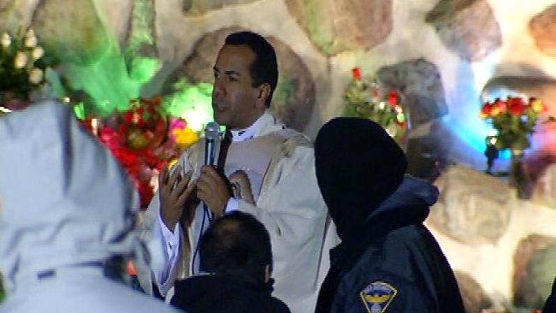 Residentes de Chicago y de sus alrededores, rinden homenaje a la Virgen de Guadalupe, desde el Cerrito del Tepeyac, en Des Plaines, IL.