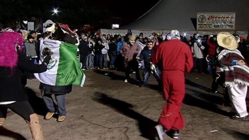 DES PLAINES, Illinois. Un grupo de danzantes interpreta la danza tradicional de Silao, Guanajuato.