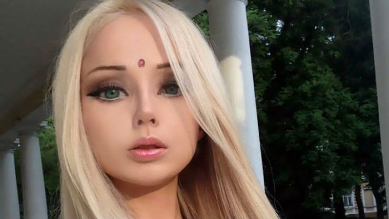 Es tan extraña la obsesión de Valeria Lukyanova por transformarse en la imagen de la icónica muñeca que hay en camino un documental sobre ella.