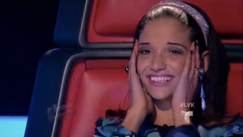 Natalia no podía contener su emoción de ver a los tres pequeños en el escenario y tener que tomar una decisión final.