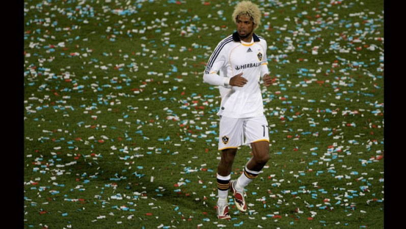Abel Xavier, de Mozambique, antes provincia de Portugal. Ex jugador de la selección de Portugal.Participó en el Mundial de Fútbol del 2002. Sú último año como profesional lo jugo para Los Angeles, Galaxy en Estados Unidos.