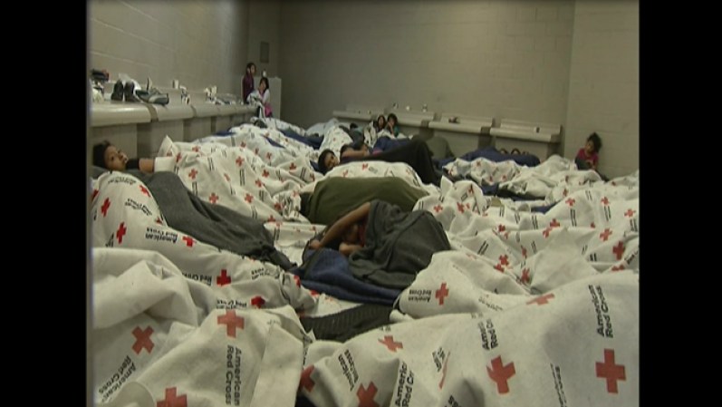 JUNIO 20, 2014. Estas son las duras condiciones por las que han pasado en los últimos meses miles de menores de edad provenientes de México y Centroamérica que intentan cruzar ilegalmente la frontera.