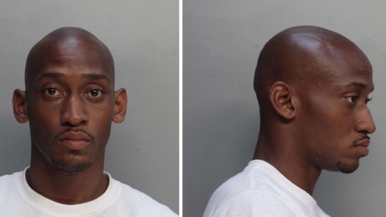Anthony London fue arrestado el 9/8/2013 en la región de Miami, Florida por:<br /><br />Grand theft 3rd degree