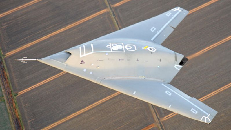 JULIO, 2014: Te presentamos el “nEUROn”, un vehículo aéreo experimental no tripulado que está siendo diseñado por la empresa francesa Dassault Aviation con cooperación internacional.