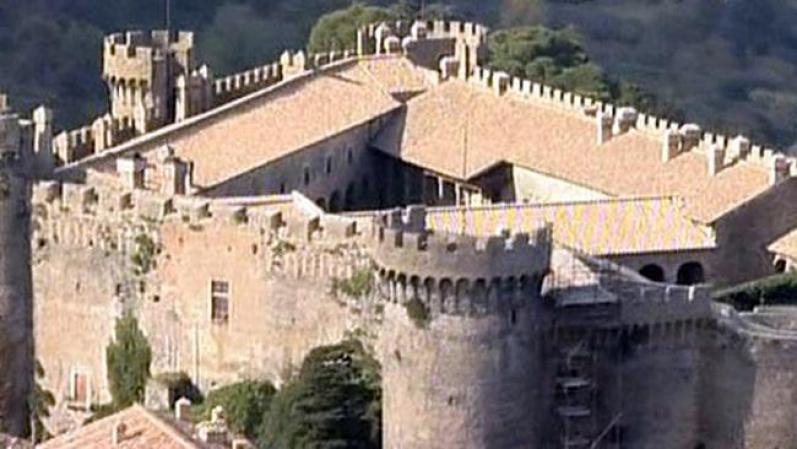 Este castillo que data del siglo XV fue el escenario de unos los matrimonios más sonados de Hollywood, en una de las mansiones más impetuosas de Europa.